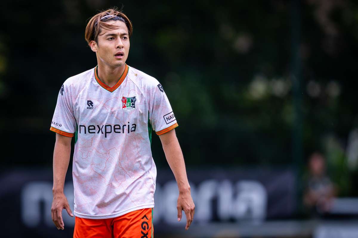 官方:NEC中场佐野海舟加盟PSV,拒绝出战欧冠资格赛引争议