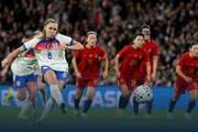沧海桑田！10年前王霜双响中国女足2-1英格兰，如今0-8惨败