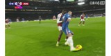 没有判罚！半场前恩佐挥拳打击莫斯克拉，裁判直接吹了半场结束