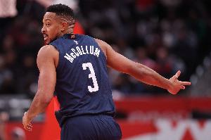 稳定火力！麦科勒姆21投11中&三分11中4 砍下28分5助攻