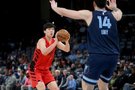 媒体人谈小杨被打脸但没吹：原以为世上只有CBA裁判才能吹出种球
