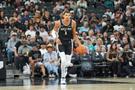 帕克：文班亚马将成NBA的最强球员 希望他为马刺带来多个冠军