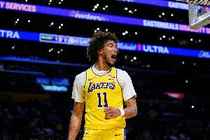 都是精彩好球！海斯4中4高效拿下12分9板2助
