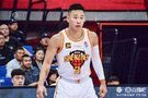 不太准！贺希宁12投4中拿到11分5板 三分9中3