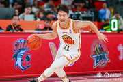 第二节手感回暖！姜伟泽半场7中3拿到7分 7分均是第二节所得