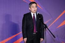 东体:U22国足集训期间,足协副主席许基仁特意到访给球队鼓劲