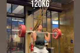 这也太猛了?44岁伊布晒举重视频，从100kg逐渐举到120kg！
