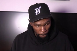 KD:背负着夺冠期望 每次失利都会被放在显微镜下 会让我们更强大