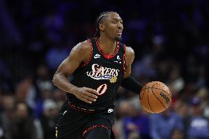 小马达得转起来！马克西半场18分钟 7中1&三分3中0仅拿5分