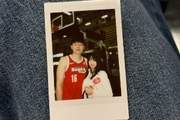 登陆NBA后的第一个圣诞节！杨瀚森晒照 女友&林葳&翻译刘禹铖入镜