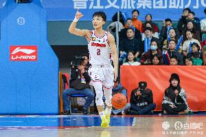 正负值+11最高！徐杰半场6中3拿到8分 三分4中2