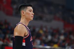 林书豪谈决定退役时的挣扎：原本决定继续打 但半夜醒来又纠结了