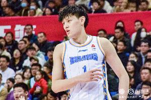 媒体人:广东主动求快正中曾凡博下怀 适当降速是限制他最好打法