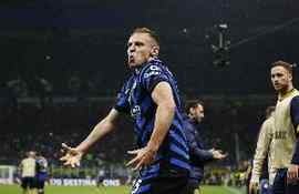 米体:弗拉泰西正在考虑加拉塔萨雷报价,已不再拒绝去土超踢球