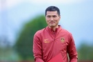 津媒:国足目前主要以体能训练为主,邵佳一仍在考察队员