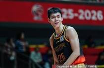 解说:庞峥麟末节又当小外援用 他是本土控卫优质即战力之一