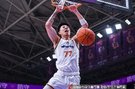 77号的跨洋共鸣！张镇麟为湖人球星东契奇全明星拉票！