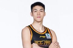 前途无量！庞峥麟场均得分联盟本土球员第6 场均助攻本土第7