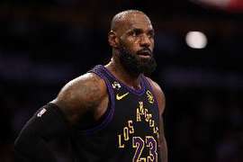 詹姆斯40岁后已有23次两双 NBA历史最多&力压帕里什斯托克顿马龙