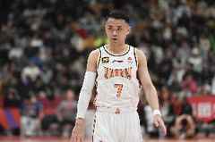 表现糟糕！原帅半场4中1&三分3中0仅得到2分 正负值-2