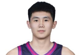 媒体人：李悦洲还得多沉淀 表现很不理想 多打比赛会对成长有好处