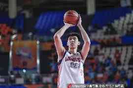 希望无大碍！解说表示徐昕热身时有点受伤 今天尚未登场