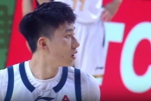 真就放开抡！段睿骐21中5低效拿到12分4助2断 正负值-27
