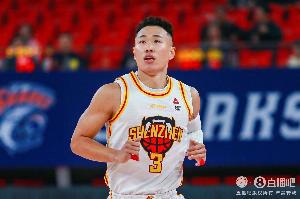 贺希宁合同本赛季结束后到期!媒体人:休赛期想得到他得多少个w