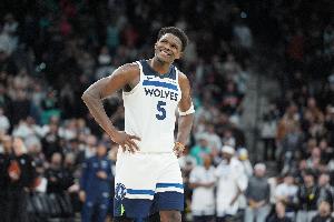 打的就是精锐！爱德华兹17中9得26分5板5助2断1帽 正负值+24最高