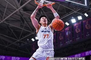 攻防全能！张镇麟13中5拿到12分4板8助1断3帽