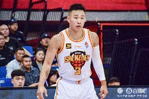 媒体人:贺希宁连续7赛季场均得分上双 对国产锋卫摇摆人很难得