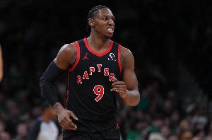 英格拉姆:巴雷特能拉开空间具备投篮能力 是出色的有球防守者