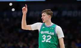 继续收割纪录！弗拉格连续两场砍30分两双 NBA历史最年轻