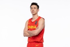 媒体人:中国男篮上半场就是输给自己心理了 赵继伟打出了代表作