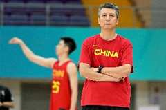 媒体人：中国男篮轮换太频繁了 本来73开的球就强行变成了55开