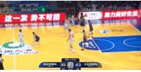 文班亚昕？徐昕弧顶接球自信三分也能进 退防时微微一笑~