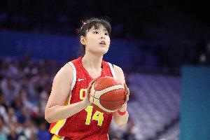 三分3-15！媒体人：中国女篮有太多明牌硬打了 没三分没法弄