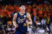 媒体人:崔永熙5犯离场 他在防守端还要进一步适应FIBA的判罚尺度