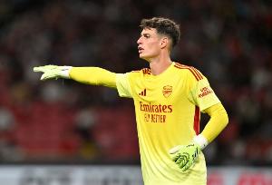 理查兹:凯帕与拉亚之间的差距太大了,这么重要的比赛必须上拉亚