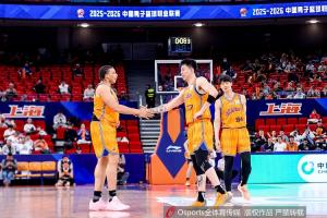 兵强马壮冲击总冠军！上海男篮提前12轮锁定季后赛名额?️