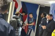 英格兰vs乌拉圭赛后，贝林厄姆与巴尔韦德在混合采访区聊天