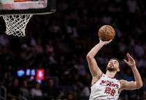 申京单场砍至少35分10板5助3断3帽&进5+三分 NBA历史首人！