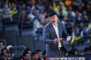 杜锋:隔行如隔山 很多人很难理解教练员和球员的付出有多艰辛