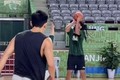 已经练起来了！J.Cole训练三分干拔轻松命中 看着水平如何？