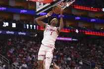 影响力十足！阿门半场8中4得12分2助 正负值+17暂为全队最高