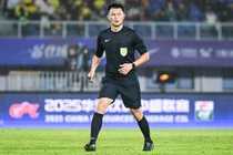 德转显示李海新共执法5次上海德比，申花2胜3平且取得两连胜