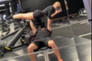 玩得花!25岁穆德里克举起女友做卧推,8800万引进已被禁赛18个月