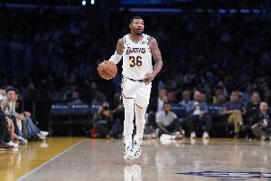 肯纳德:斯玛特为我们奠定基调 他防守本就出色进攻也渐入佳境