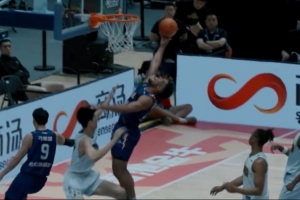 来看看FMVP——来自香港金牛的EJ·阿诺斯克在总决赛中的精彩表现