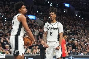 卡斯尔6犯离场!哈珀:当你肩负防守重任时 很难不上身体对抗